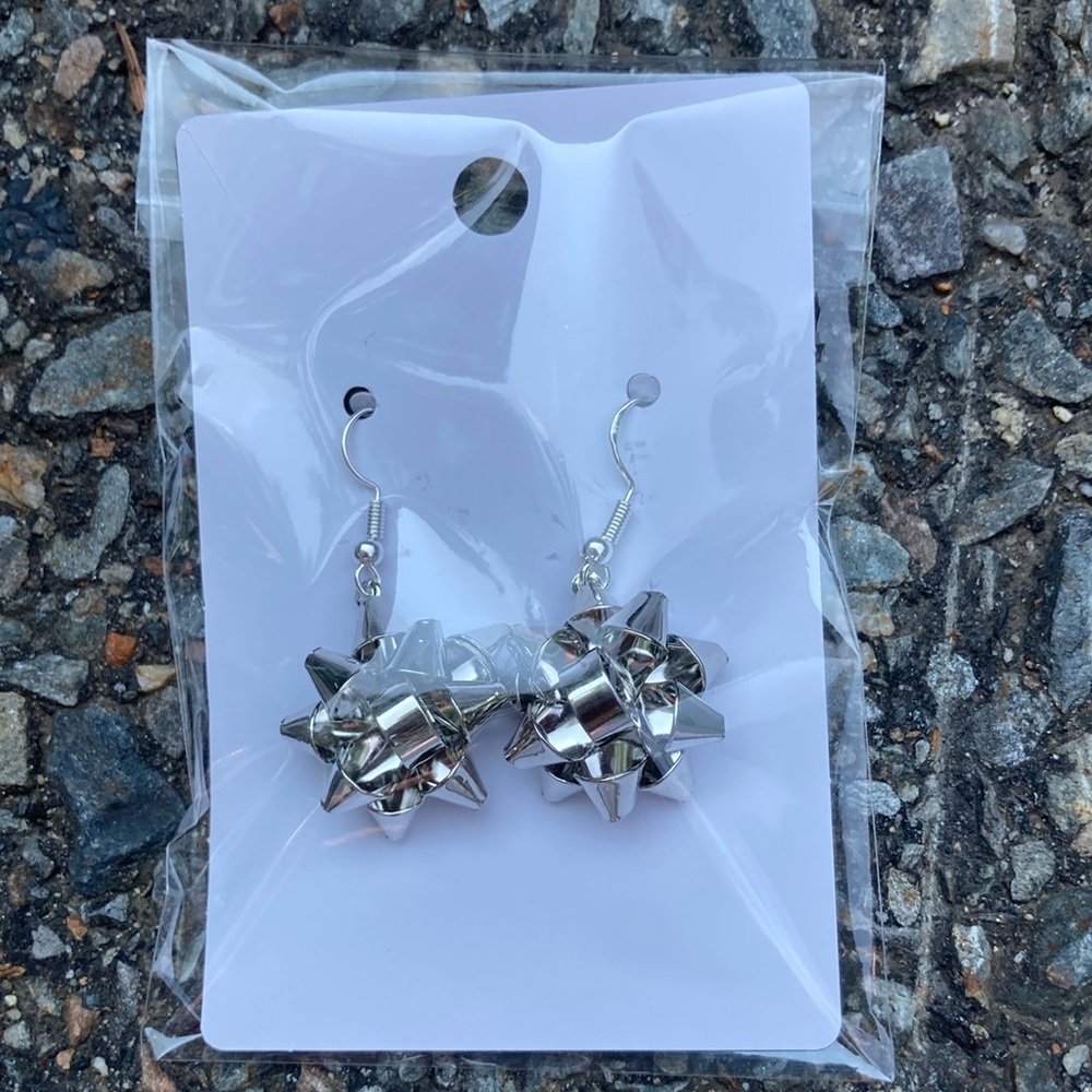 Silver Christmas Bow earrings.